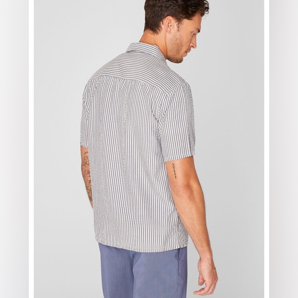 Club Monaco Short Sleeve Camp Collar Seersucker Button Down Shirt Grey - M - NWT - Picture 3 of 10